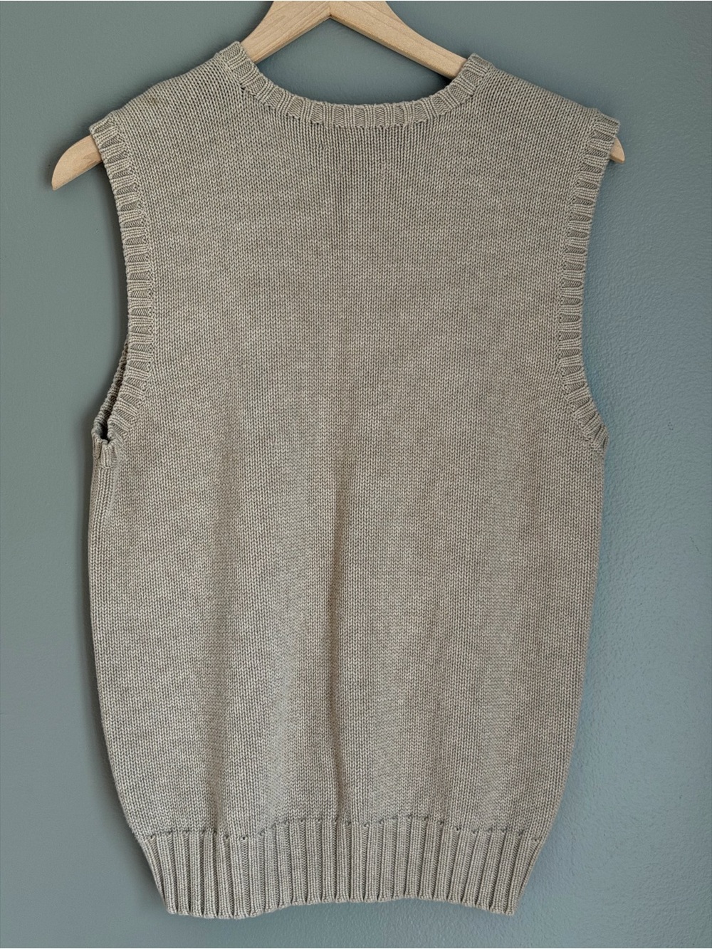Ralph Lauren Men’s V-Neck Sweater Vest in Tan with Navy Pony - Picture 2 of 3
